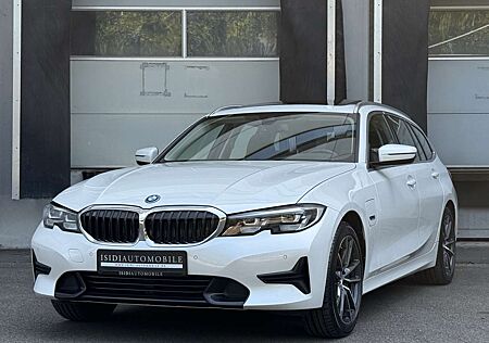 BMW 330 e xDrive Sport Line LED LiveCock Pano AHK