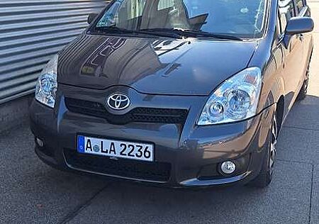 Toyota Corolla Verso 2.2 D-CAT DPF Sol