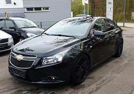 Chevrolet Cruze LTZ Automatik Navi Parkhilfe Leder 8fch Sh
