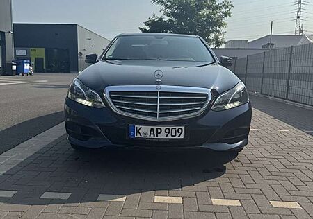 Mercedes-Benz E 200 BlueTEC 7G-TRONIC Elegance