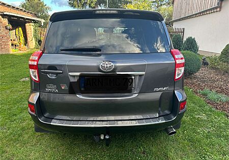 Toyota RAV 4 2.2 D-4D 4x2 Travel