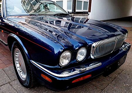 Jaguar Daimler Vanden Plas lang* 1.Hand, *Motor 600 km