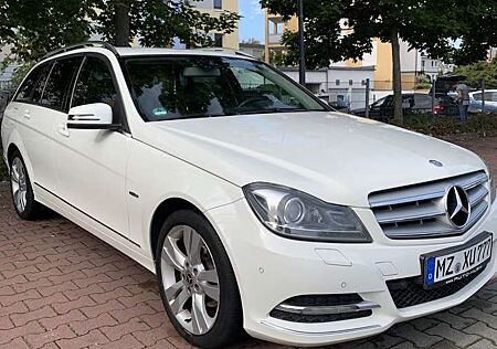 Mercedes-Benz C 220 T CDI DPF (BlueEFFICIENCY) 7G-TRONIC Elegance