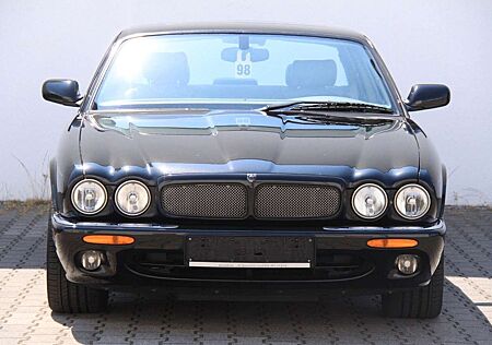 Jaguar XJR Top gepflegter mit 2 Jahre Garantie