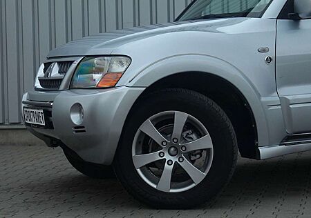 Mitsubishi Pajero 3,2 DI-D Liberty*Dakar/Traumhaft/7Sitz*