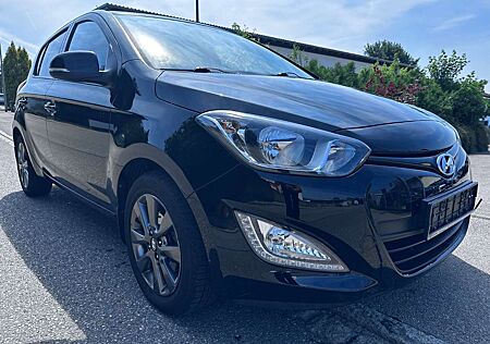 Hyundai i20 Classic Bluetooth/SHZ/USB