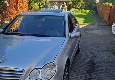 Mercedes-Benz C 230