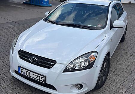 Kia Cee'd Ceed / Ceed 1.4 CVVT Spirit