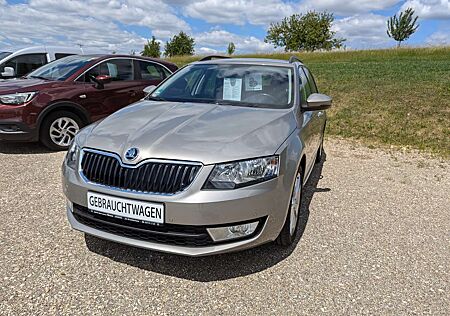 Skoda Octavia Elegance EPH VORNE+HINTEN*8FACH BEREIFT*AHK