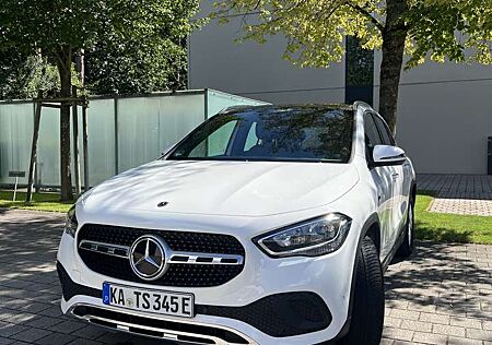 Mercedes-Benz GLA 250 e 8G-DCT Progressive