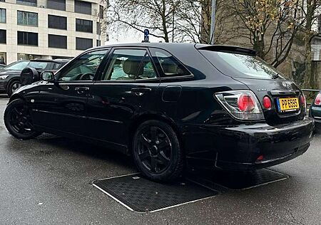 Lexus IS 200 SportCross Limited