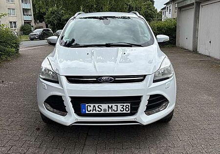 Ford Kuga 1.6 EcoBoost 2x4 Titanium