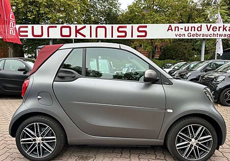 Smart ForTwo cabrio 66kW DCT *BRABUS*LEDER*NAV*KAM