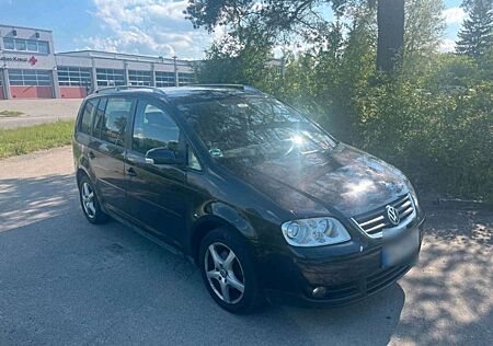VW Touran Volkswagen 2.0 TDI DSGTrendline