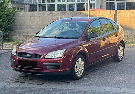 Ford Focus 1,6 / 1.Hand / wenig Laufleistung / neue Kupplung