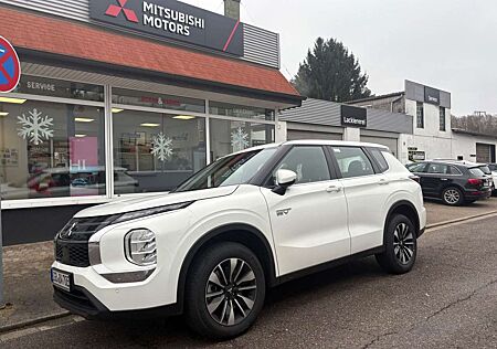 Mitsubishi Outlander 2.4 PHEV 4WD Basis Vorführwagen