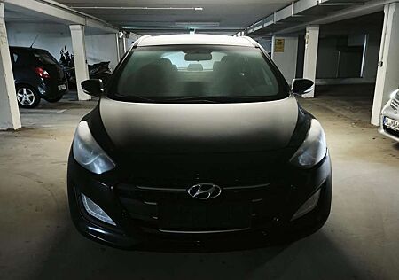 Hyundai i30 i30cw 1.6 CRDi Automatik Style