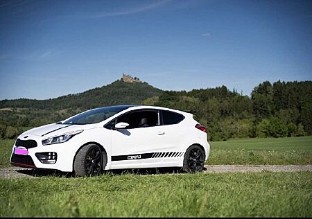 Kia Cee'd Ceed / 1.6 T-GDI GT-Track