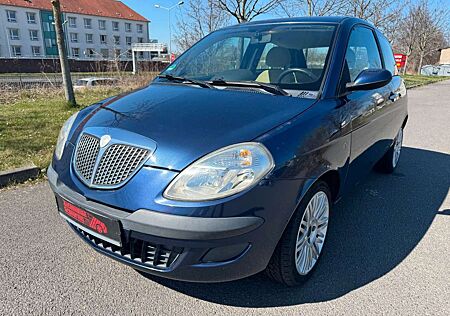 Lancia Ypsilon 1.2 8V Argento/ Standheizung