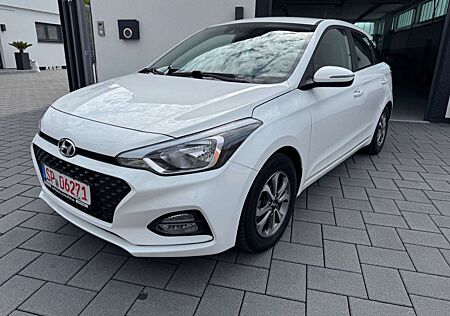 Hyundai i20 Trend"Navi Kamera"8 Fach Alufelgen