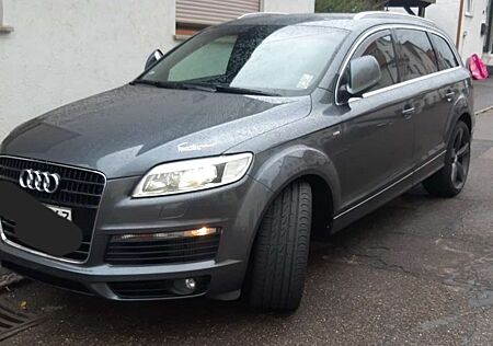 Audi Q7 4.2 V8 tdi quattro tiptronic