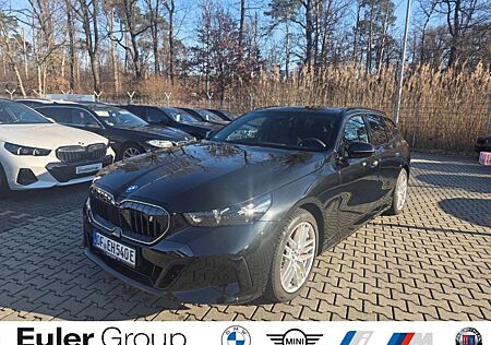 BMW i5 eDrive40 Touring Sportpaket HUD AHK-klappbar AHK N