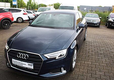 Audi A3 30 TFSI sport Navigation SHZ PDC Bluetooth