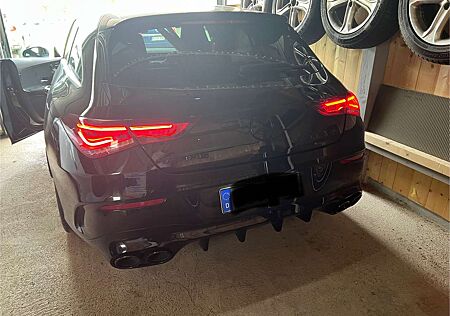 Mercedes-Benz CLA 35 AMG 4Matic Shooting B Speedshift 7G-DCT
