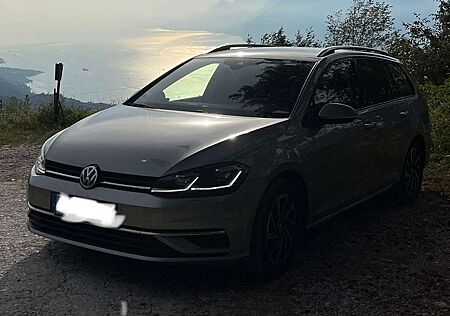 VW Golf Variant Volkswagen 1.6 TDI DSG Sound