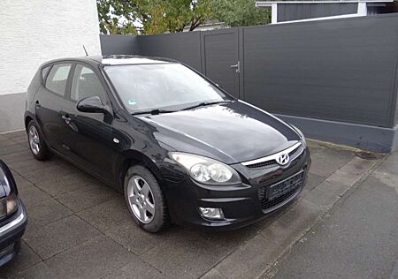 Hyundai i30 , 1-Hand, Klima, SHZ, FB/ZV, Alu, TÜV neu.