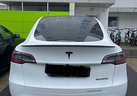 Tesla Model Y Long Range Dual Motor AWD