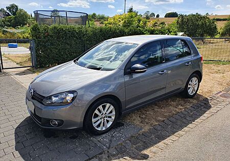 VW Golf Volkswagen 1.6 TDI DPF BlueMotion Technology Style