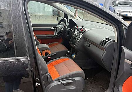 VW Touran Volkswagen 1.4 TSI DSG Highline