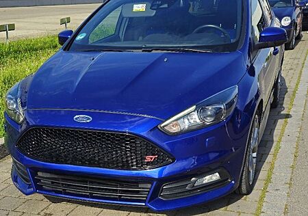 Ford Focus Turnier 2.0 EcoBoost ST