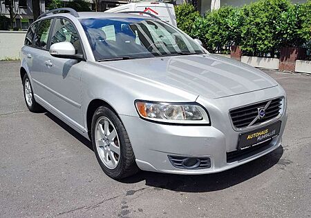 Volvo V50 Kombi 2.0 D Momentum, Leder , Navigation,..