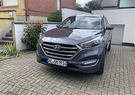 Hyundai Tucson blue Classic 2WD