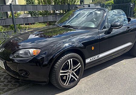 Mazda MX-5 1.8 MZR Roadster Coupe Niseko