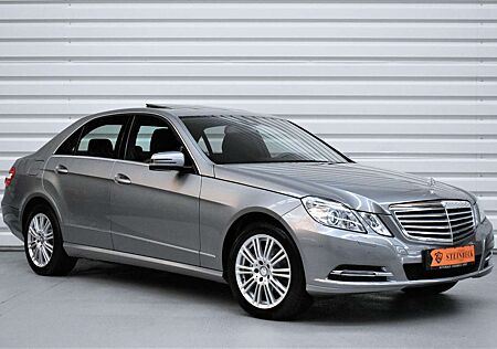 Mercedes-Benz E 220 CDI Elegance Automatik+SHZ+Schiebedach