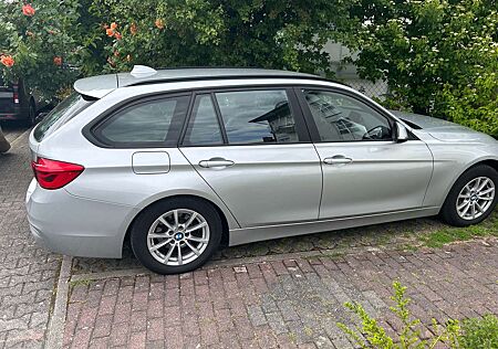 BMW 318d 318 Touring Aut. Advantage