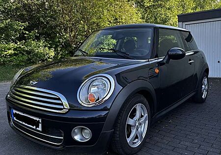 Mini Cooper D 1.6 Diesel mit Panoramadach – Top Ausstattung