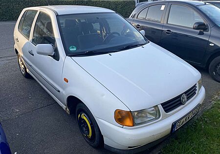 VW Polo Volkswagen 75 Servo