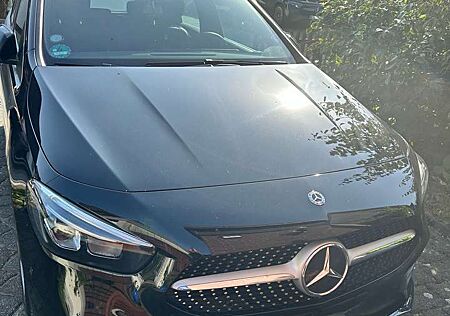 Mercedes-Benz B 180 AMG Line