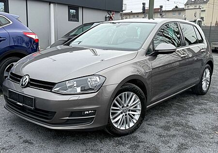 VW Golf Volkswagen VII Lim.CUP /AUTOMATIK / 2 HAND / SHZ /