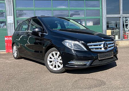 Mercedes-Benz B 180 CDI PDC Xenon AHK Navi Sitzheizung Scheckheft gepf