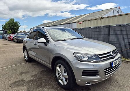 VW Touareg Volkswagen 3.0 Hybrid Automatik Exclusive