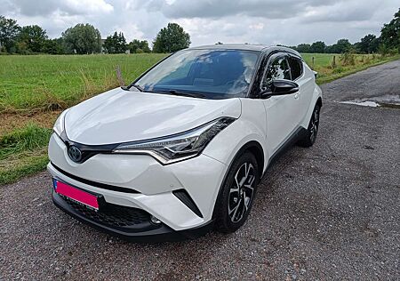 Toyota C-HR Hybrid Style Selection