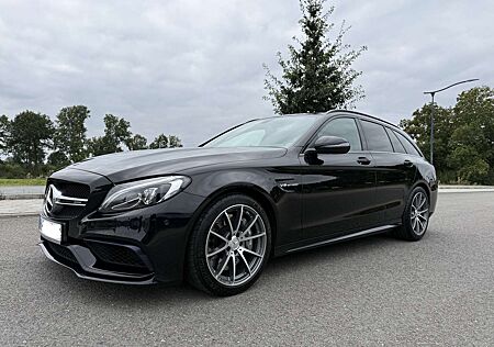 Mercedes-Benz C 63 AMG gebraucht kaufen Mercedes-Benz C 63 AMG C-Klasse T-Modell T Speedshift 7G-MCT