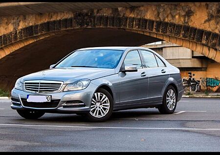 Mercedes-Benz C 180 (BlueEFFICIENCY)