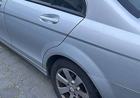 Mercedes-Benz C 200 CDI DPF BlueEFFICIENCY Elegance