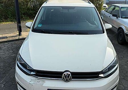 VW Touran Volkswagen 2.0 TDI SCR DSG Comfortline